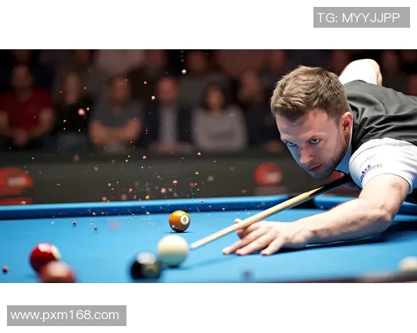 足球球星泼墨艺术壁纸创意设计展现动感与激情的完美结合